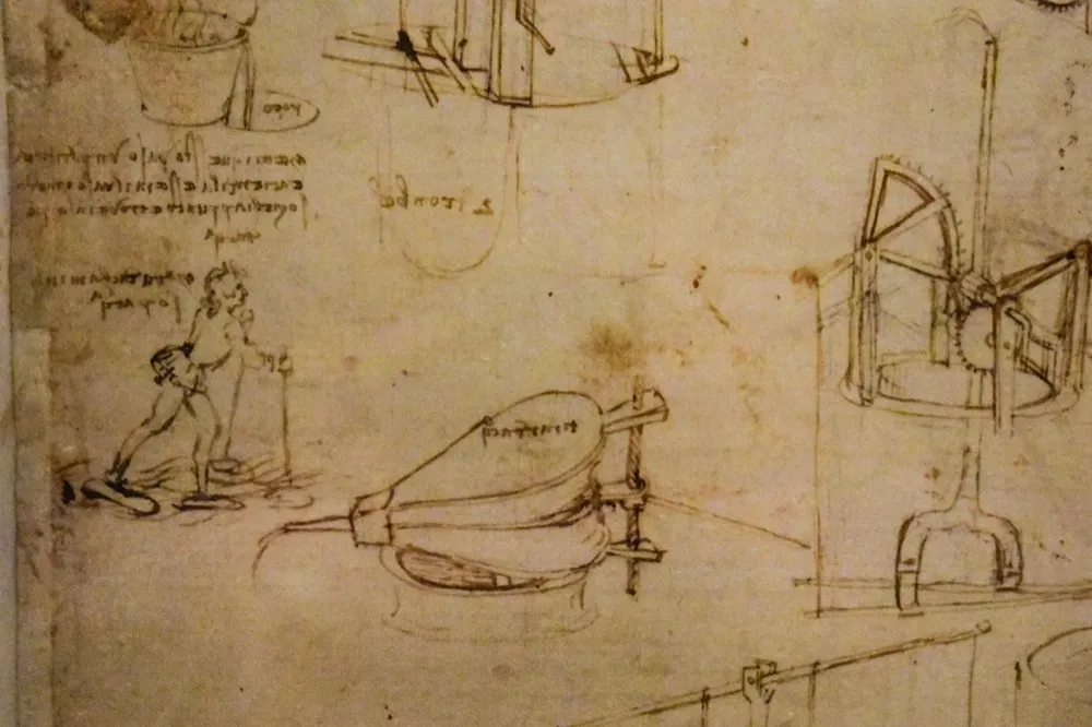 Bomba de Água - invenção de Leonardo Da Vinci
